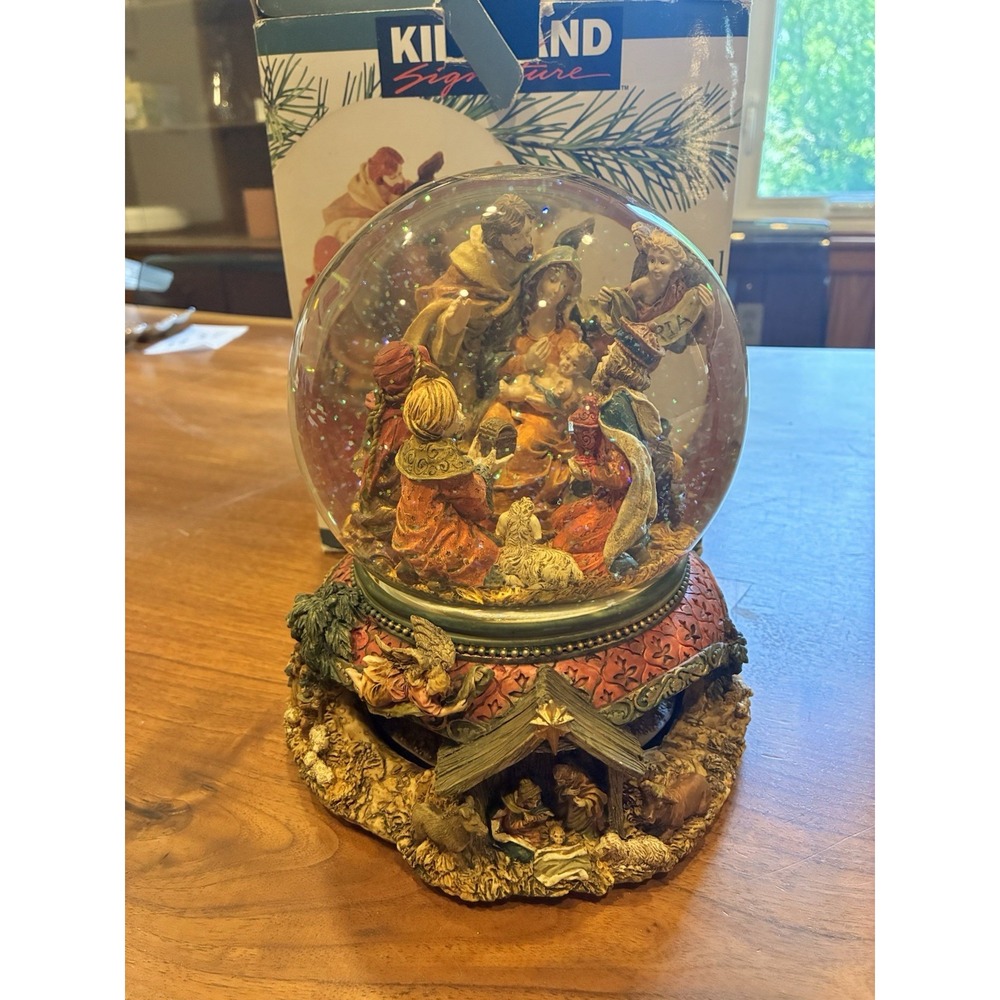 Kirkland Christmas Scene Musical Water Globe w/ Revolving Base Wind Up Detailed